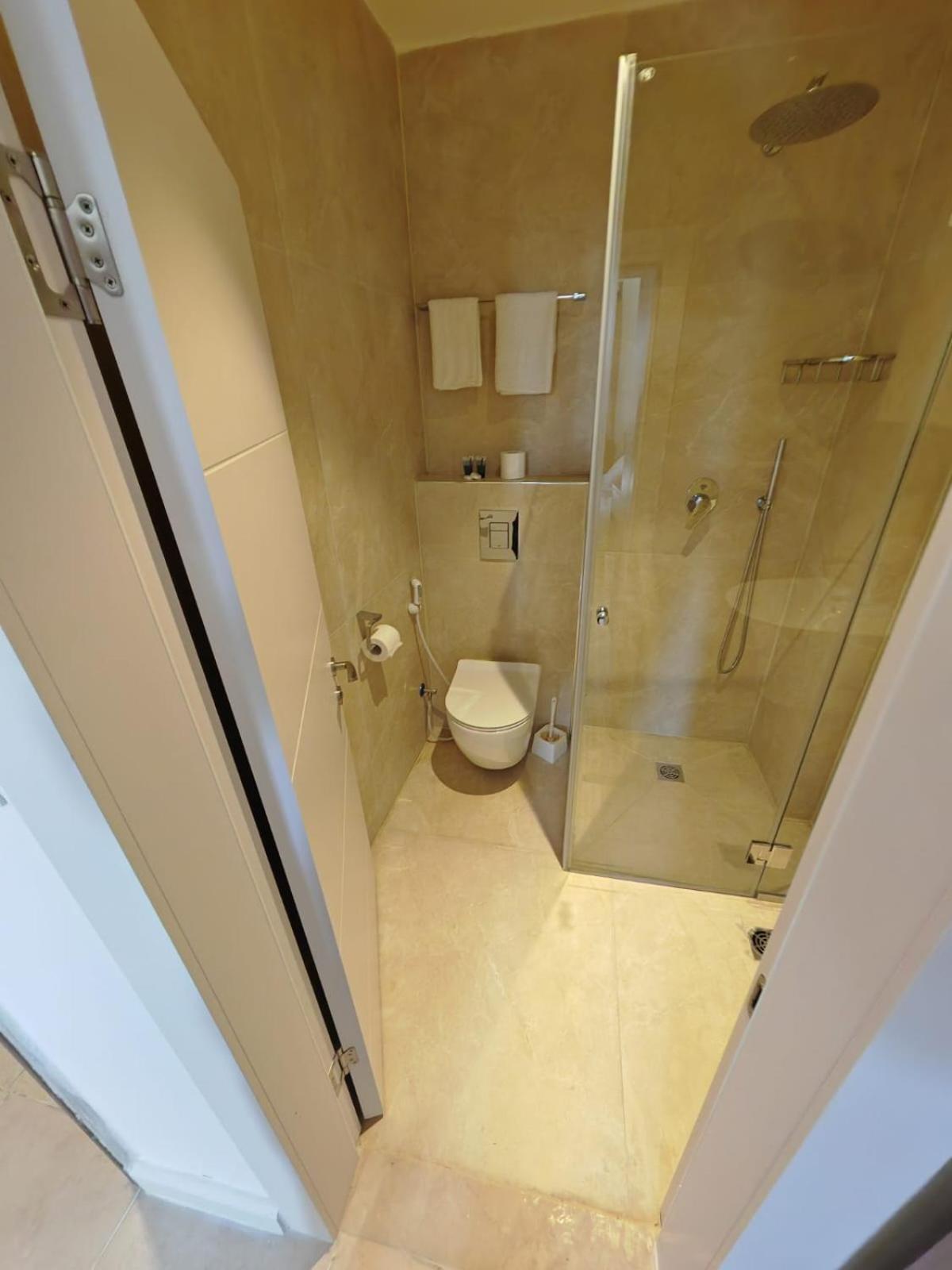 New Metropole -