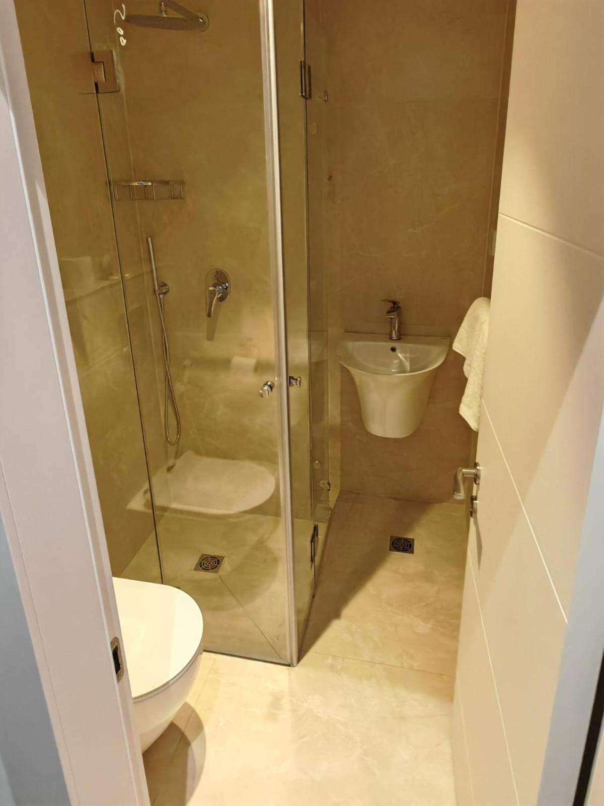 New Metropole -