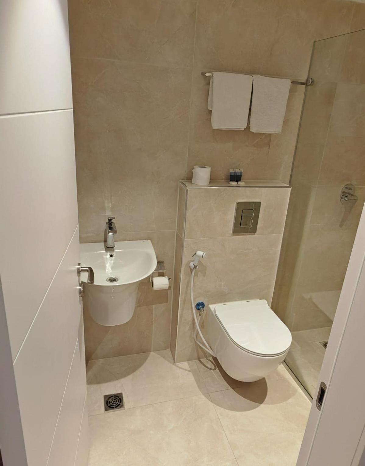 New Metropole - Hotel